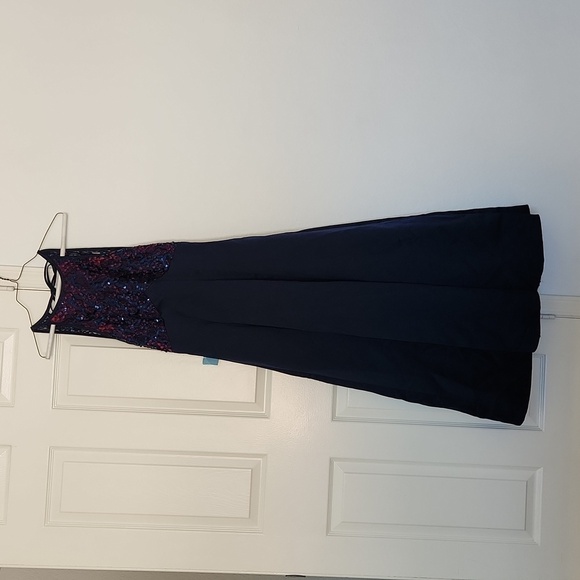 ✨️NWT VINTAGE ILGWU Red and Blue Sequin Flowy Maxi Dress. Sz 9/10 - Picture 3 of 17